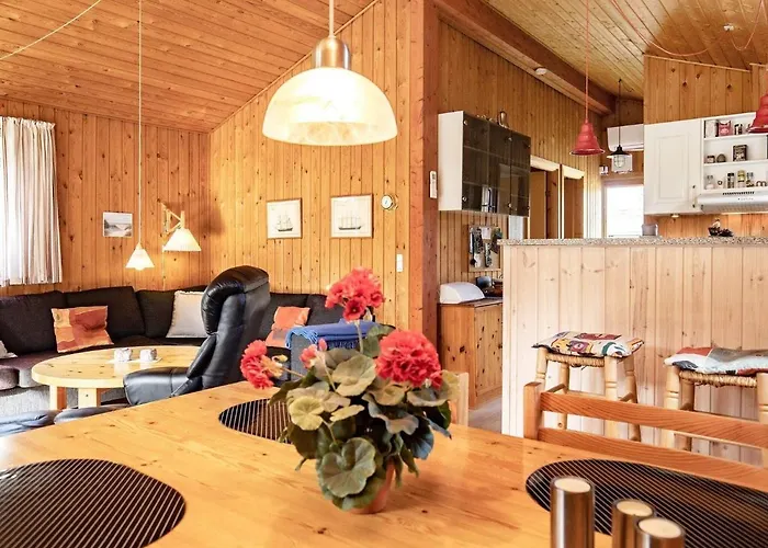 Cozy Near - By Traum